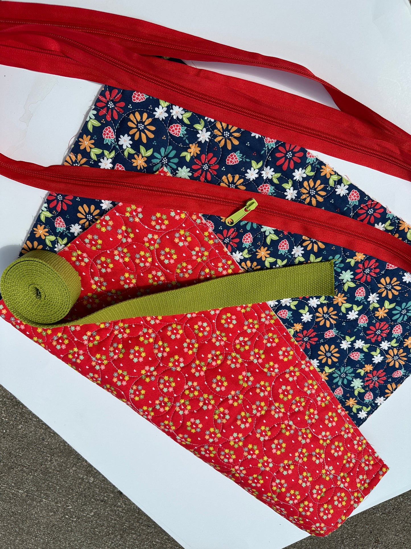 Quilted Fabric - Alpen Strap Bag Kit - Raspberry Summer