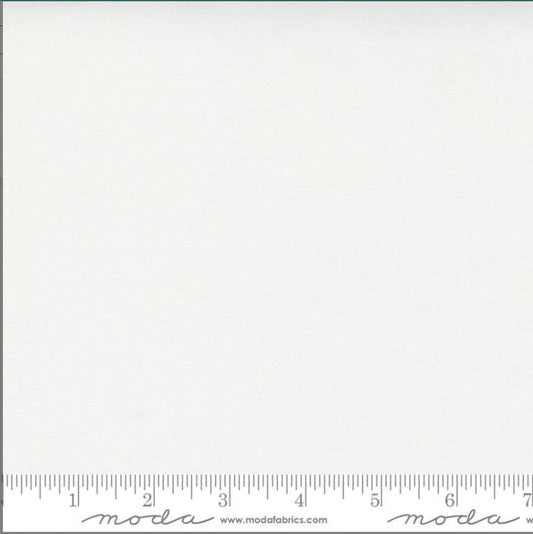 Moda Bella Solids - Off White - 9900-200