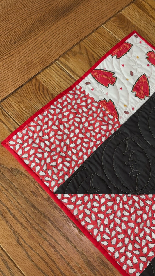 KC Chiefs Large Table Runner Kit
